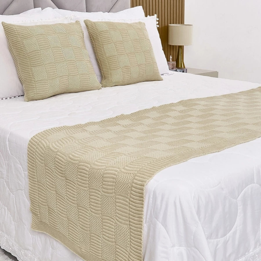 Kit Manta / Peseira Tricot Quadriculado + 2 Capas de Almofadas – Sofisticação e Conforto
