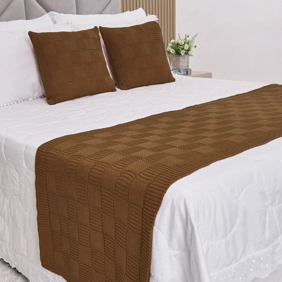 Kit Manta / Peseira Tricot Quadriculado + 2 Capas de Almofadas – Sofisticação e Conforto