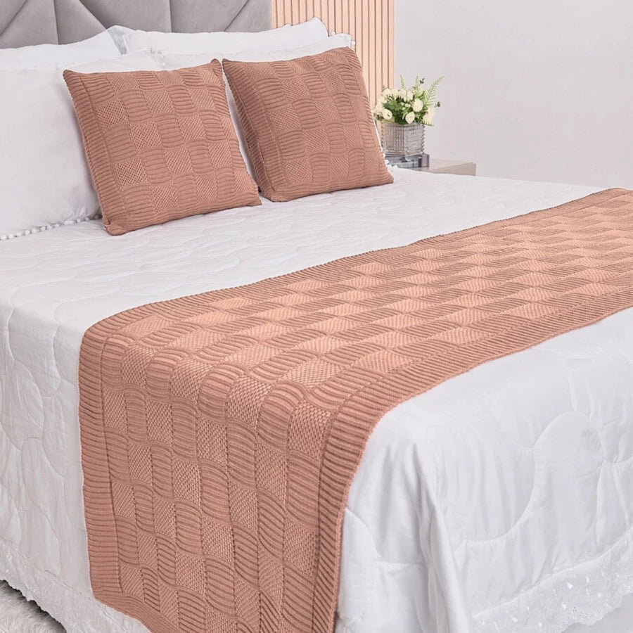 Kit Manta / Peseira Tricot Quadriculado + 2 Capas de Almofadas – Sofisticação e Conforto