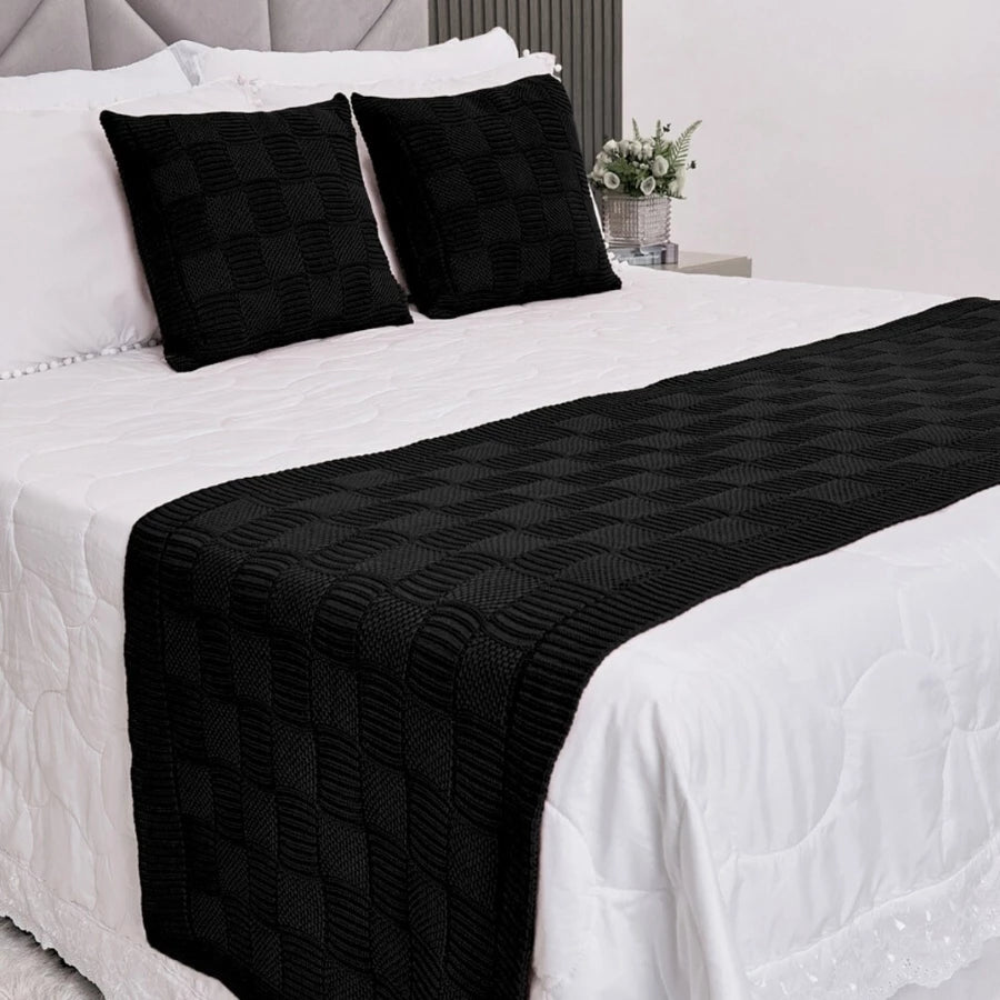 Kit Manta / Peseira Tricot Quadriculado + 2 Capas de Almofadas – Sofisticação e Conforto