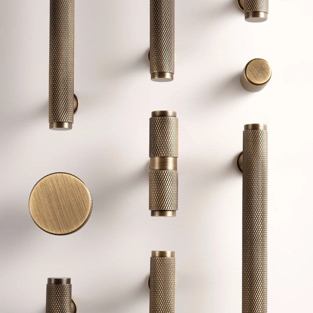 Puxadores de Bronze com Padrão Knurl Elegantes para Móveis