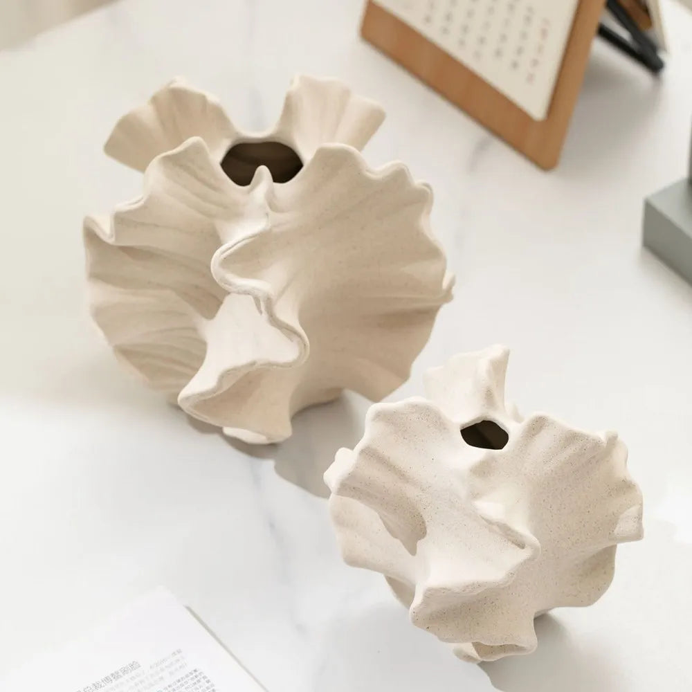 Vaso Escultural Nórdico em Cerâmica Fosca - Elegância Atemporal
