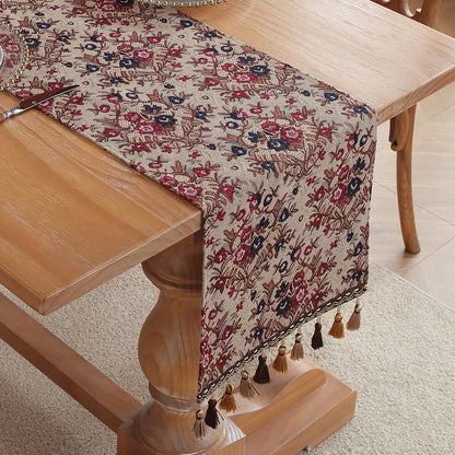 Caminho de Mesa Jacquard com Borlas - Elegância na Mesa