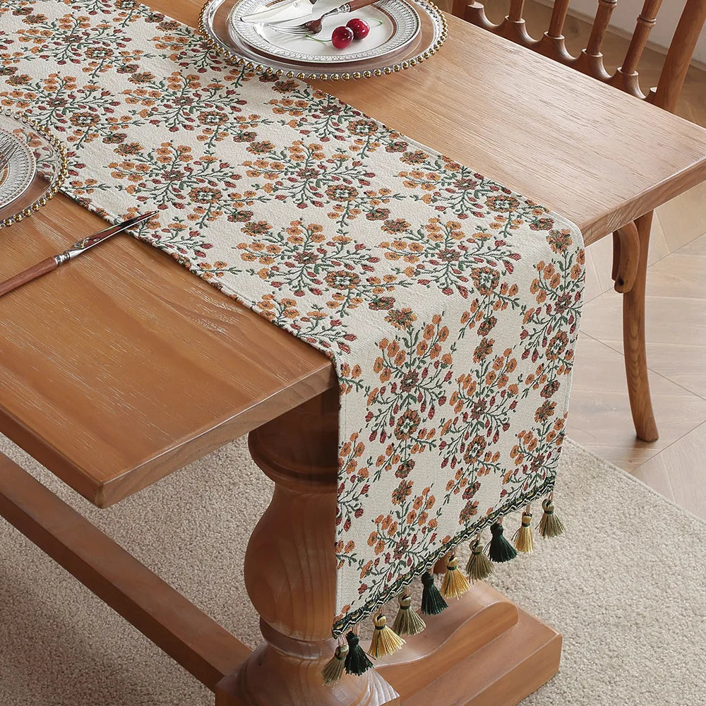 Caminho de Mesa Jacquard com Borlas - Elegância e Sofisticação