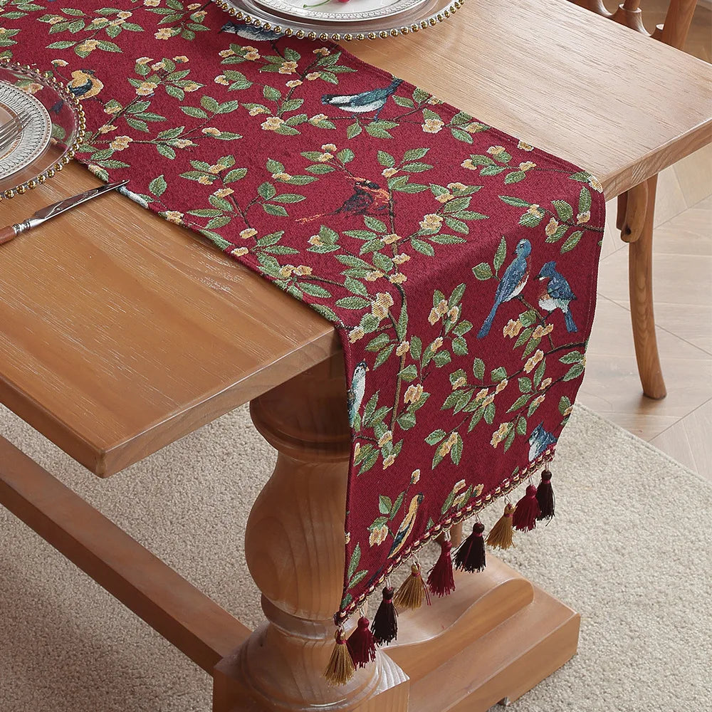 Caminho de Mesa Jacquard com Borlas - Elegância e Sofisticação