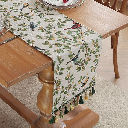 Caminho de Mesa Jacquard com Borlas - Elegância e Sofisticação