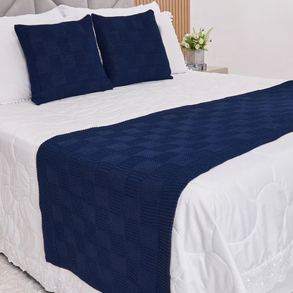 Kit Manta / Peseira Tricot Quadriculado + 2 Capas de Almofadas – Sofisticação e Conforto