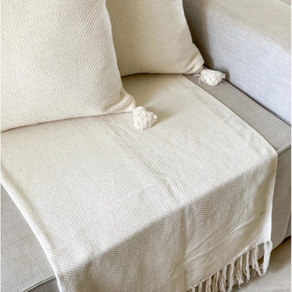 Manta Artesanal de Algodão com Franjas 1,20 x 1,80 – Estilo e Conforto para Sofá ou Cama