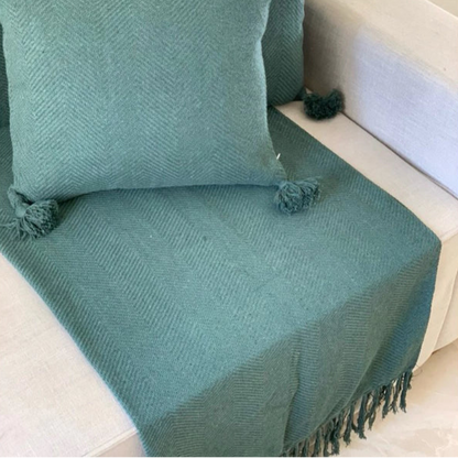 Manta Artesanal de Algodão com Franjas 1,20 x 1,80 – Estilo e Conforto para Sofá ou Cama