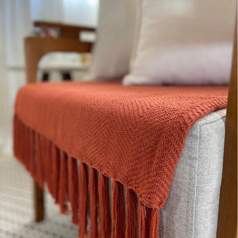 Manta Artesanal de Algodão com Franjas 1,20 x 1,80 – Estilo e Conforto para Sofá ou Cama