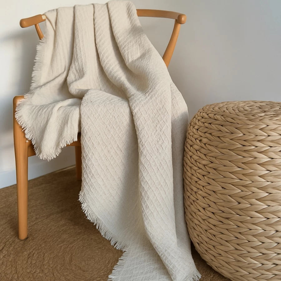 Manta de Sofá em Piquet 100% Algodão com Franjas Boho – Aconchego Boho para Sofá e Cama