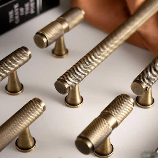 Puxadores de Bronze com Padrão Knurl Elegantes para Móveis