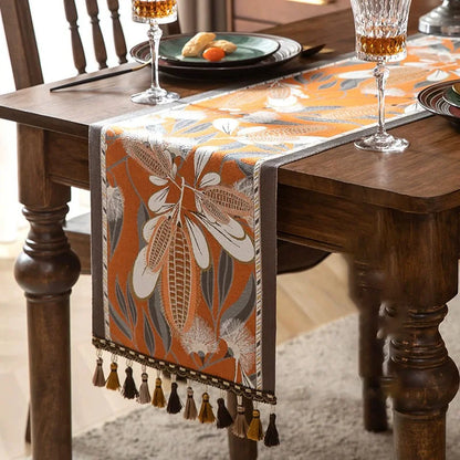 Caminho de Mesa de Luxo com Borlas - Elegância Floral para Sua Casa