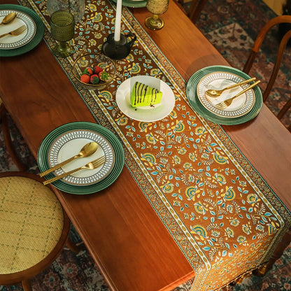 Caminho de Mesa de Luxo com Borlas - Elegância Floral para Sua Casa