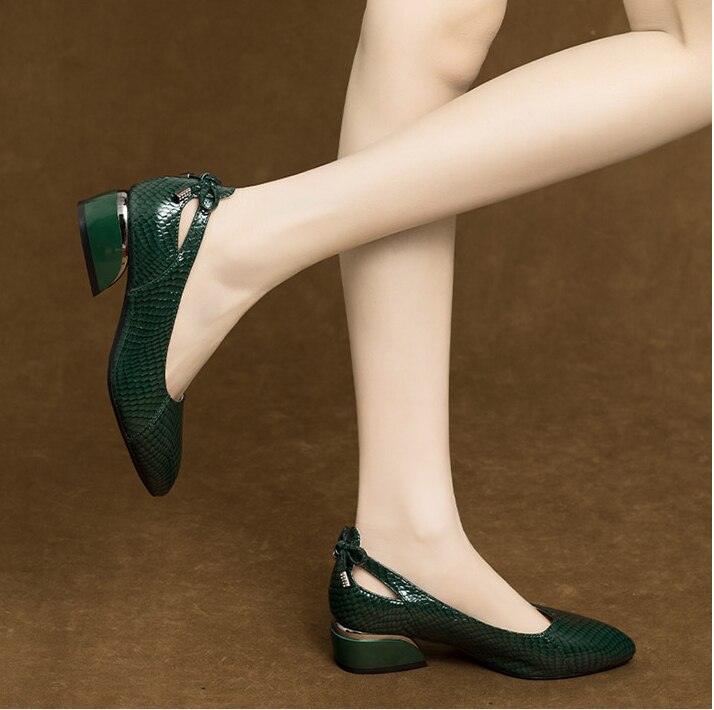 2023 New Soft Leather Shallow Mouth  Single Shoes  Women's Thick  Heel Pointed  Bow Low Heel Women's Shoes Versatile Scoop Shoes