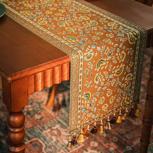 Caminho de Mesa de Luxo com Borlas - Elegância Floral para Sua Casa
