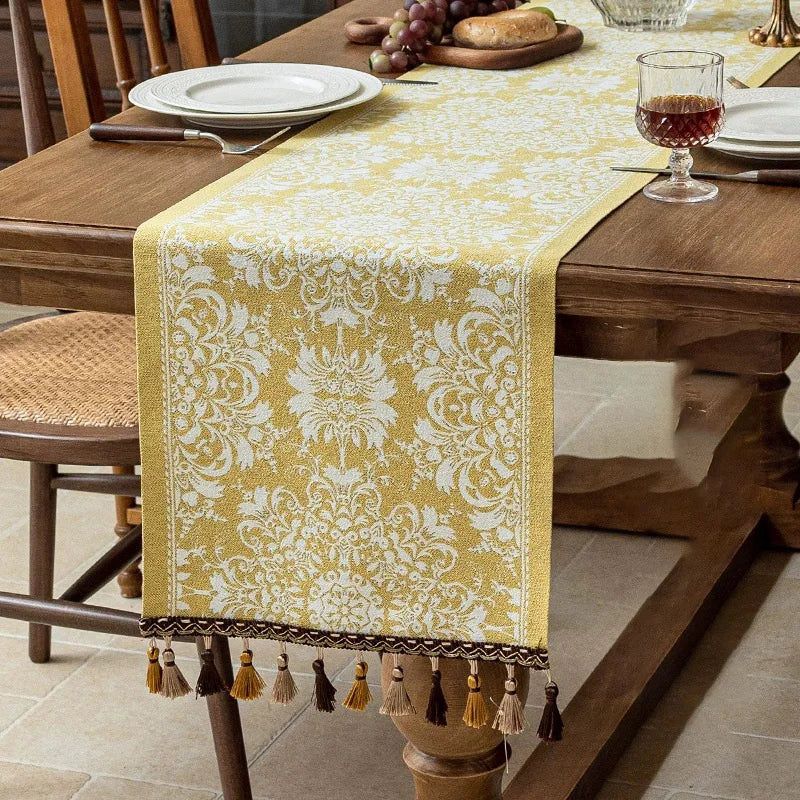 Caminho de Mesa de Luxo com Borlas - Elegância Floral para Sua Casa