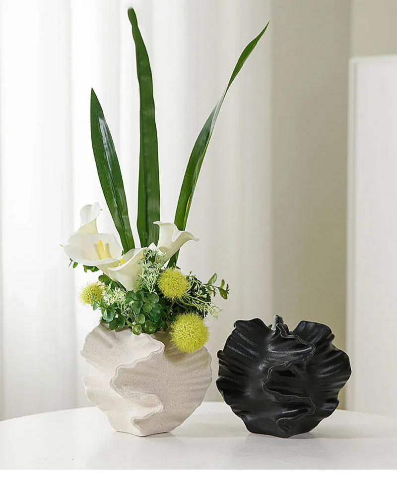 Vaso Escultural Nórdico em Cerâmica Fosca - Elegância Atemporal