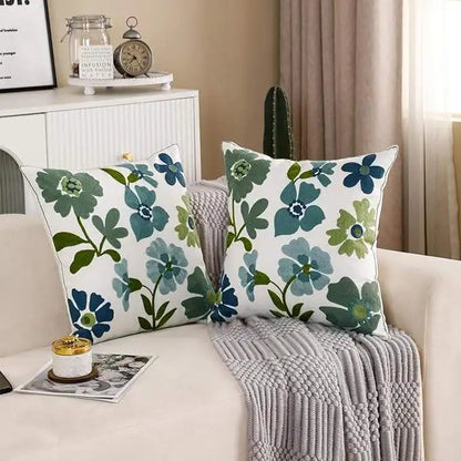 Capa de Almofada Bordada Floral em Algodão Nórdico