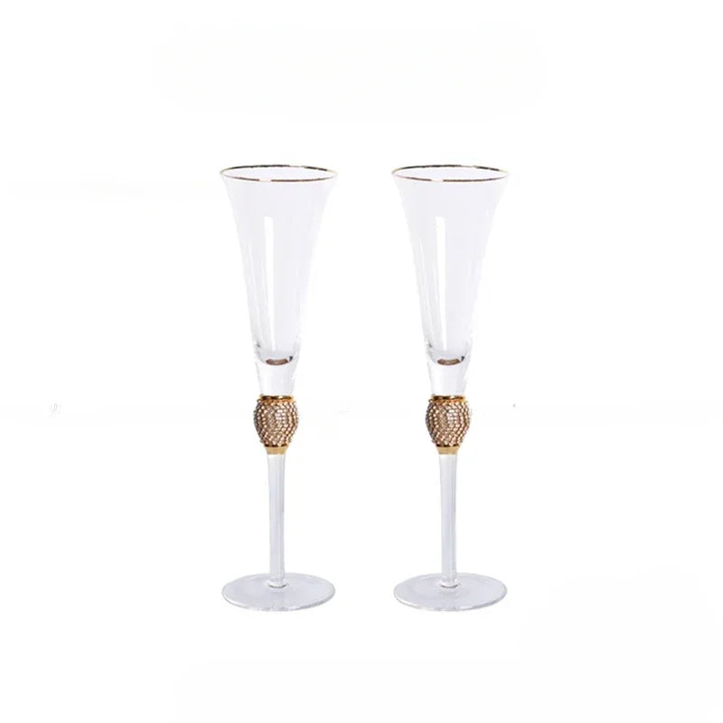 Taças de Cristal Luxo com Borda Dourada e Acabamento Diamante