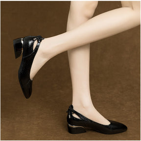 2023 New Soft Leather Shallow Mouth  Single Shoes  Women's Thick  Heel Pointed  Bow Low Heel Women's Shoes Versatile Scoop Shoes