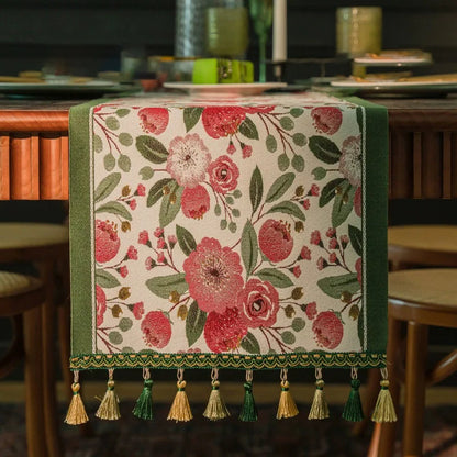 Caminho de Mesa de Luxo com Borlas - Elegância Floral para Sua Casa