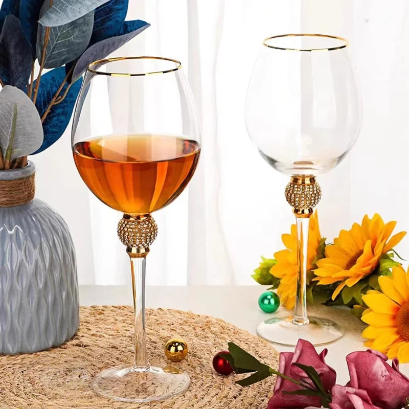 Taças de Cristal Luxo com Borda Dourada e Acabamento Diamante