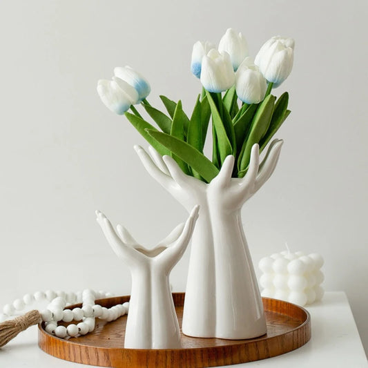 Vaso Escultural de Cerâmica - Elegância em Forma de Mãos
